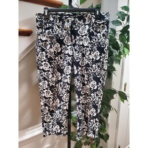 Verve Blues Women's Black & White Floral Rayon Stretch Casual Capri Pant Size 10